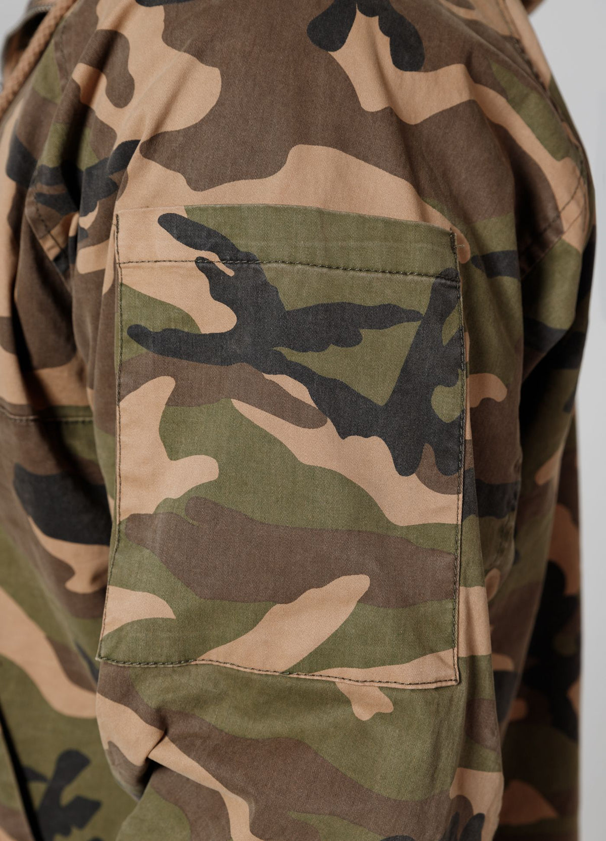 Bassmore Kangaroo hooded jacket