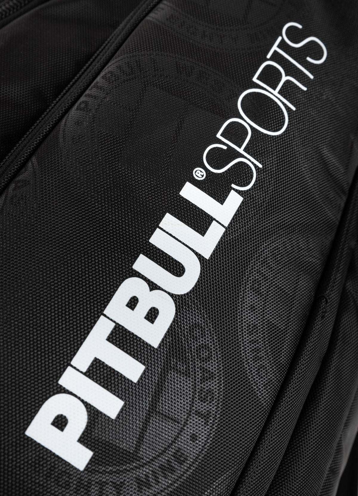 Medium training backpack Logo