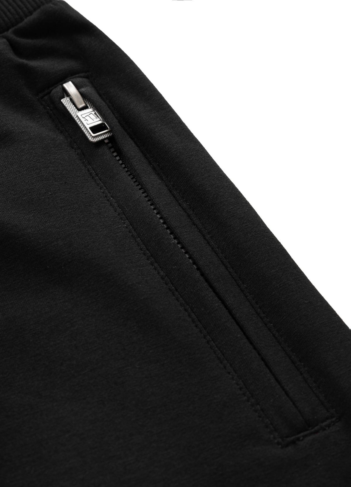 SMALL LOGO FRENCH TERRY 220 Black Shorts.